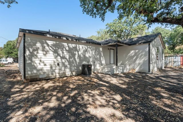 312 Calgary Road, Azle, TX 76020
