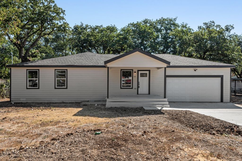 312 Calgary Road, Azle, TX 76020 — photo 2