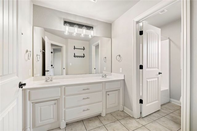 4001 Cortney Circle, Siloam Springs, AR 72761