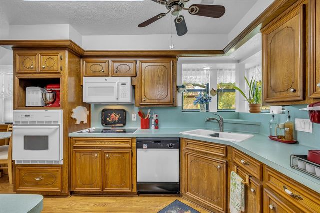 15178 Diana Lane, Houston, TX 77062