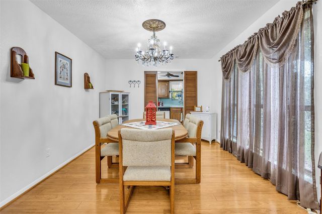 15178 Diana Lane, Houston, TX 77062