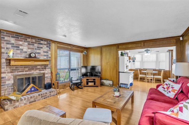 15178 Diana Lane, Houston, TX 77062