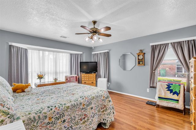15178 Diana Lane, Houston, TX 77062