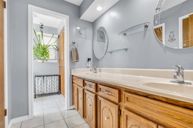 15178 Diana Lane, Houston, TX 77062