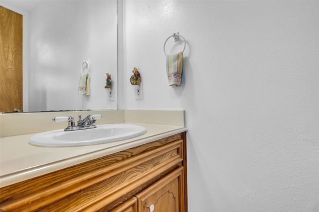 15178 Diana Lane, Houston, TX 77062