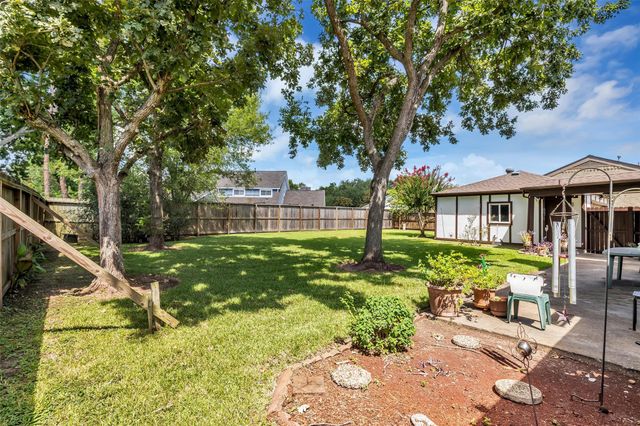 15178 Diana Lane, Houston, TX 77062