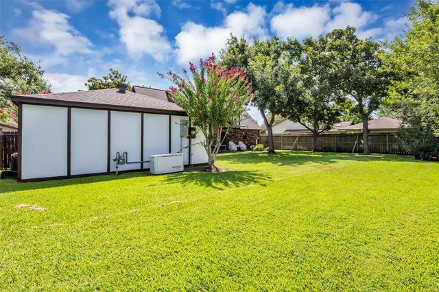 15178 Diana Lane, Houston, TX 77062