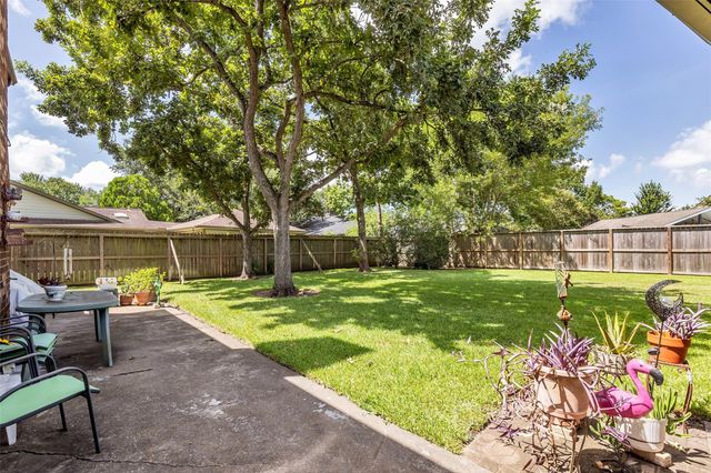 15178 Diana Lane, Houston, TX 77062