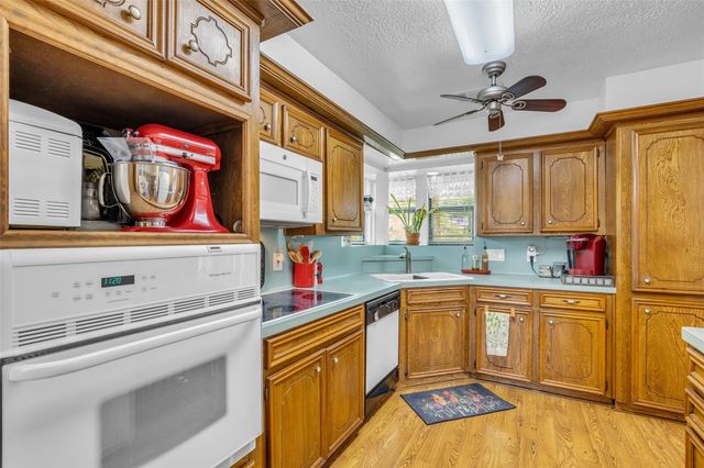 15178 Diana Lane, Houston, TX 77062