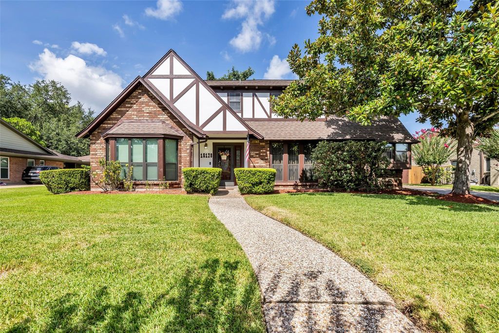 15178 Diana Lane, Houston, TX 77062