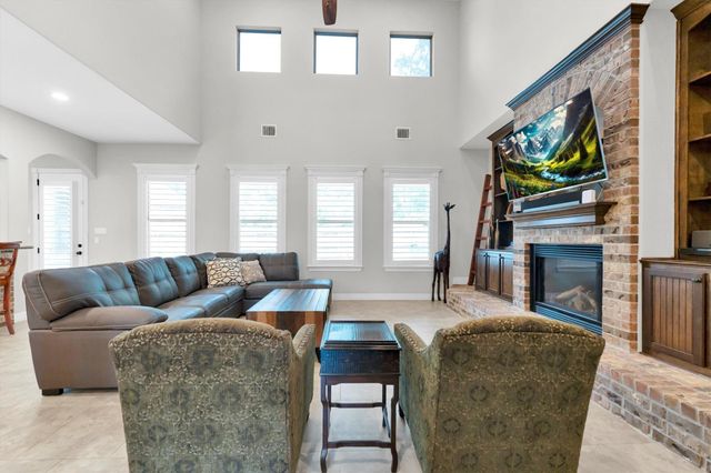 104 Clear Springs Drive, Conroe, TX 77356