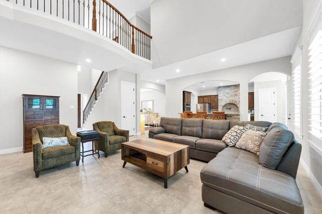 104 Clear Springs Drive, Conroe, TX 77356