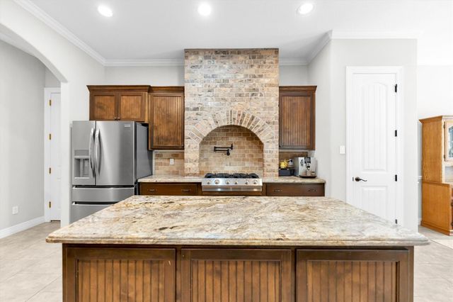 104 Clear Springs Drive, Conroe, TX 77356