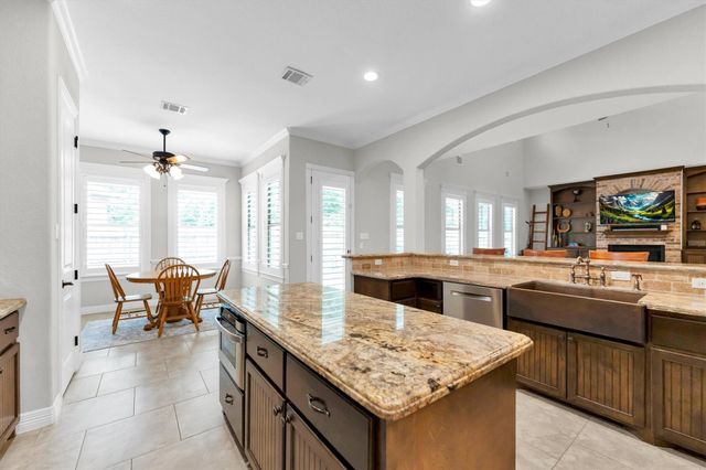 104 Clear Springs Drive, Conroe, TX 77356