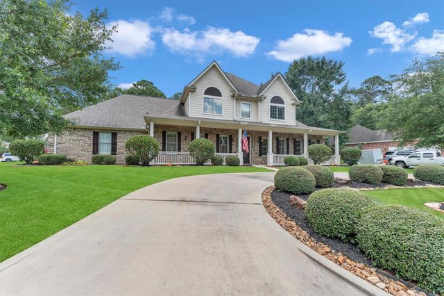 104 Clear Springs Drive, Conroe, TX 77356