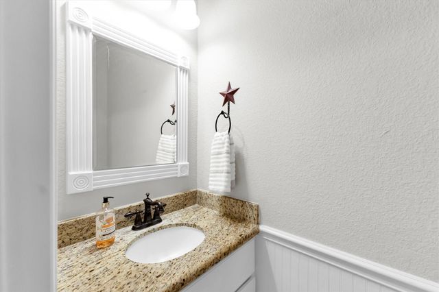 104 Clear Springs Drive, Conroe, TX 77356