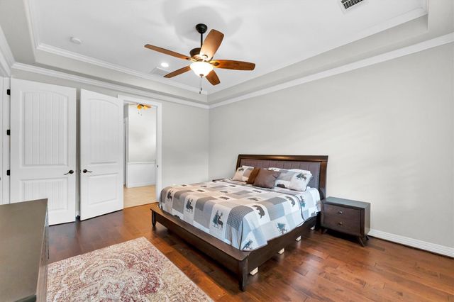104 Clear Springs Drive, Conroe, TX 77356