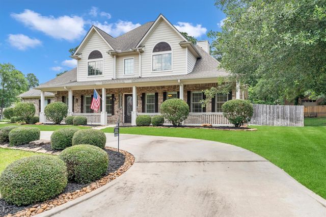 104 Clear Springs Drive, Conroe, TX 77356