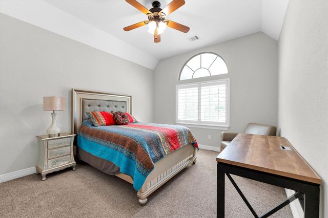 104 Clear Springs Drive, Conroe, TX 77356