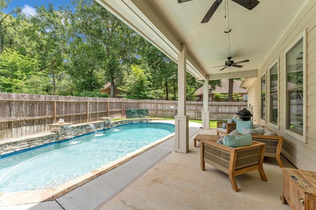 104 Clear Springs Drive, Conroe, TX 77356