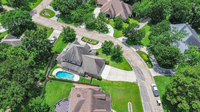 104 Clear Springs Drive, Conroe, TX 77356