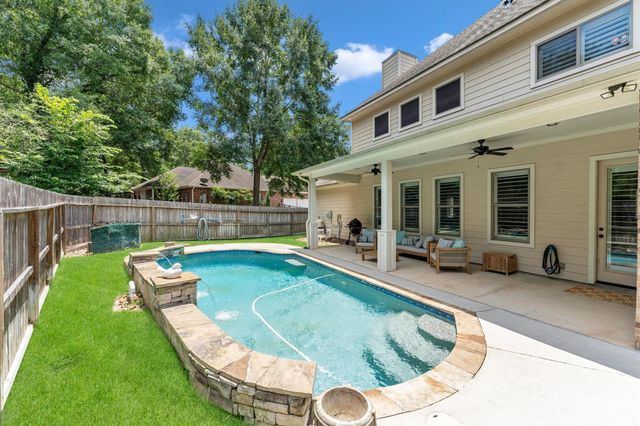 104 Clear Springs Drive, Conroe, TX 77356
