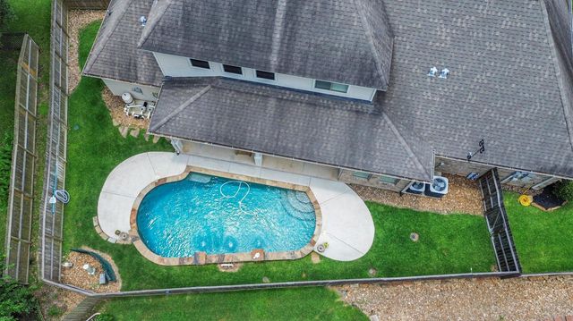 104 Clear Springs Drive, Conroe, TX 77356