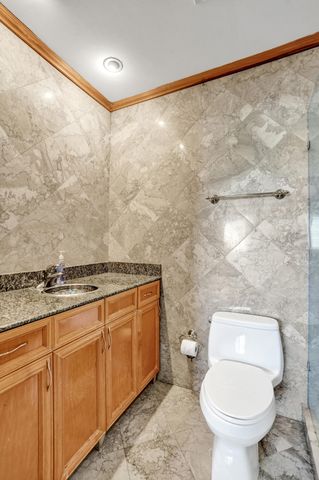 930 SE 9th Avenue 11, Pompano Beach, FL 33060