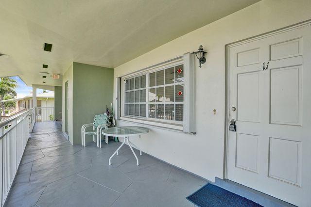 930 SE 9th Avenue 11, Pompano Beach, FL 33060