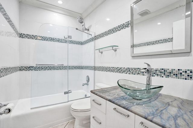 930 SE 9th Avenue 11, Pompano Beach, FL 33060