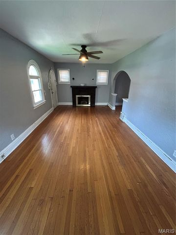 4819 Bessie Avenue, St Louis, MO 63115