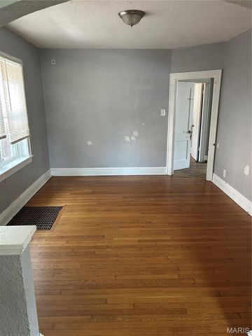 4819 Bessie Avenue, St Louis, MO 63115