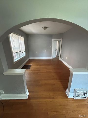 4819 Bessie Avenue, St Louis, MO 63115