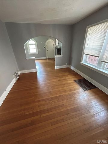 4819 Bessie Avenue, St Louis, MO 63115