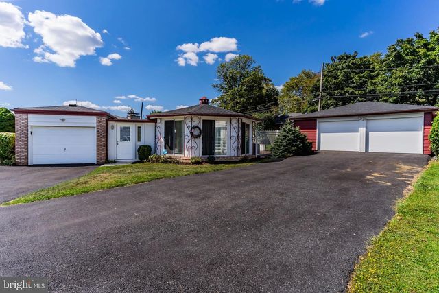 127 OAK PARK CIR, Harrisburg, PA 17109