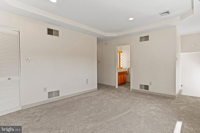 127 OAK PARK CIR, Harrisburg, PA 17109