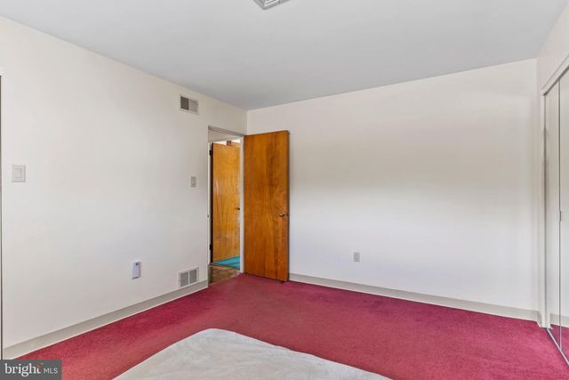 127 OAK PARK CIR, Harrisburg, PA 17109