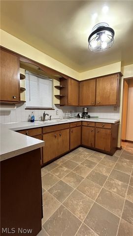 1563 E 196th Street, Euclid, OH 44117