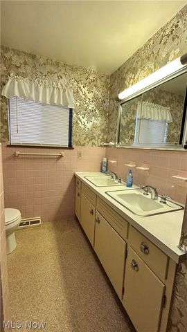 1563 E 196th Street, Euclid, OH 44117