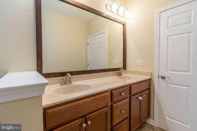 1128 HALIFAX PL, Trenton, NJ 08619