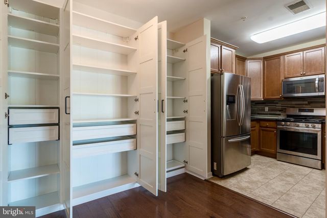 1128 HALIFAX PL, Trenton, NJ 08619