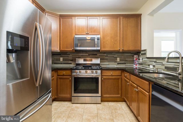1128 HALIFAX PL, Trenton, NJ 08619