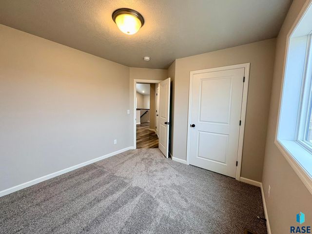 6205 W Valentine St Street, Sioux Falls, SD 57107