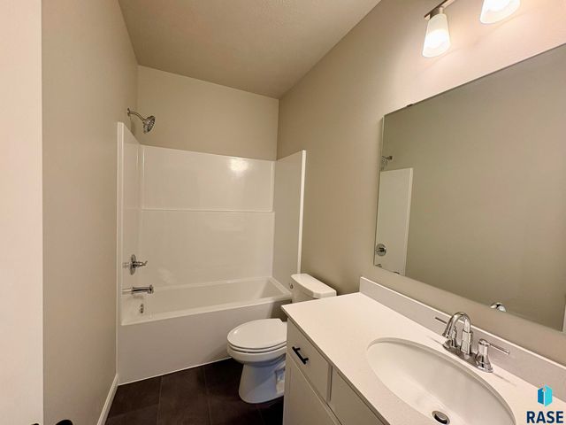 6205 W Valentine St Street, Sioux Falls, SD 57107