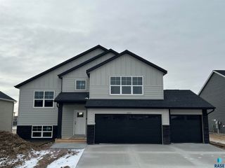 6205 W Valentine St Street, Sioux Falls, SD 57107