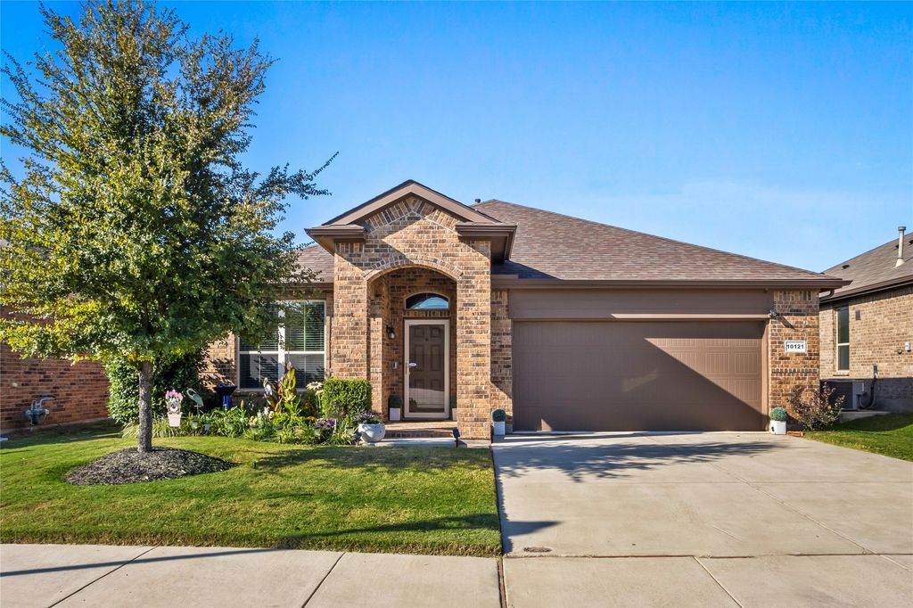 10121 Burtrum Drive, Fort Worth, TX 76177