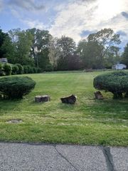 20133 Osmus Street, Livonia, MI 48152