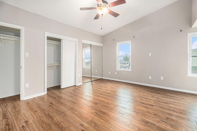 658 Warsaw Street, Bayou Vista, TX 77563