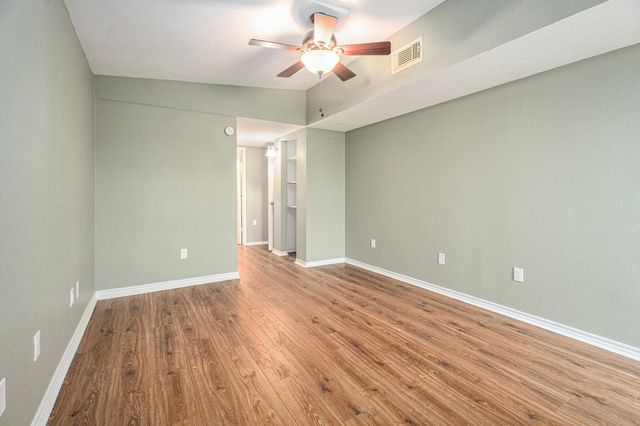 658 Warsaw Street, Bayou Vista, TX 77563