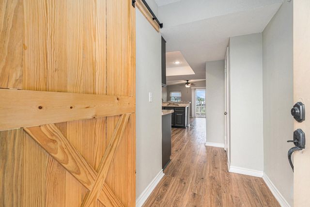 658 Warsaw Street, Bayou Vista, TX 77563